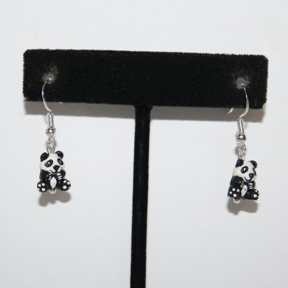 Adorable nwot Panda dangle earrings 1.25" - Picture 1 of 4